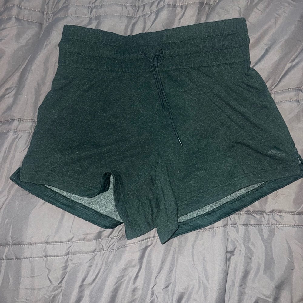 High-waisted Adidas Shorts (Green)